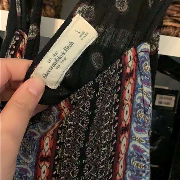 A&F Flowy boho pattern tank top - Picture 5 of 5